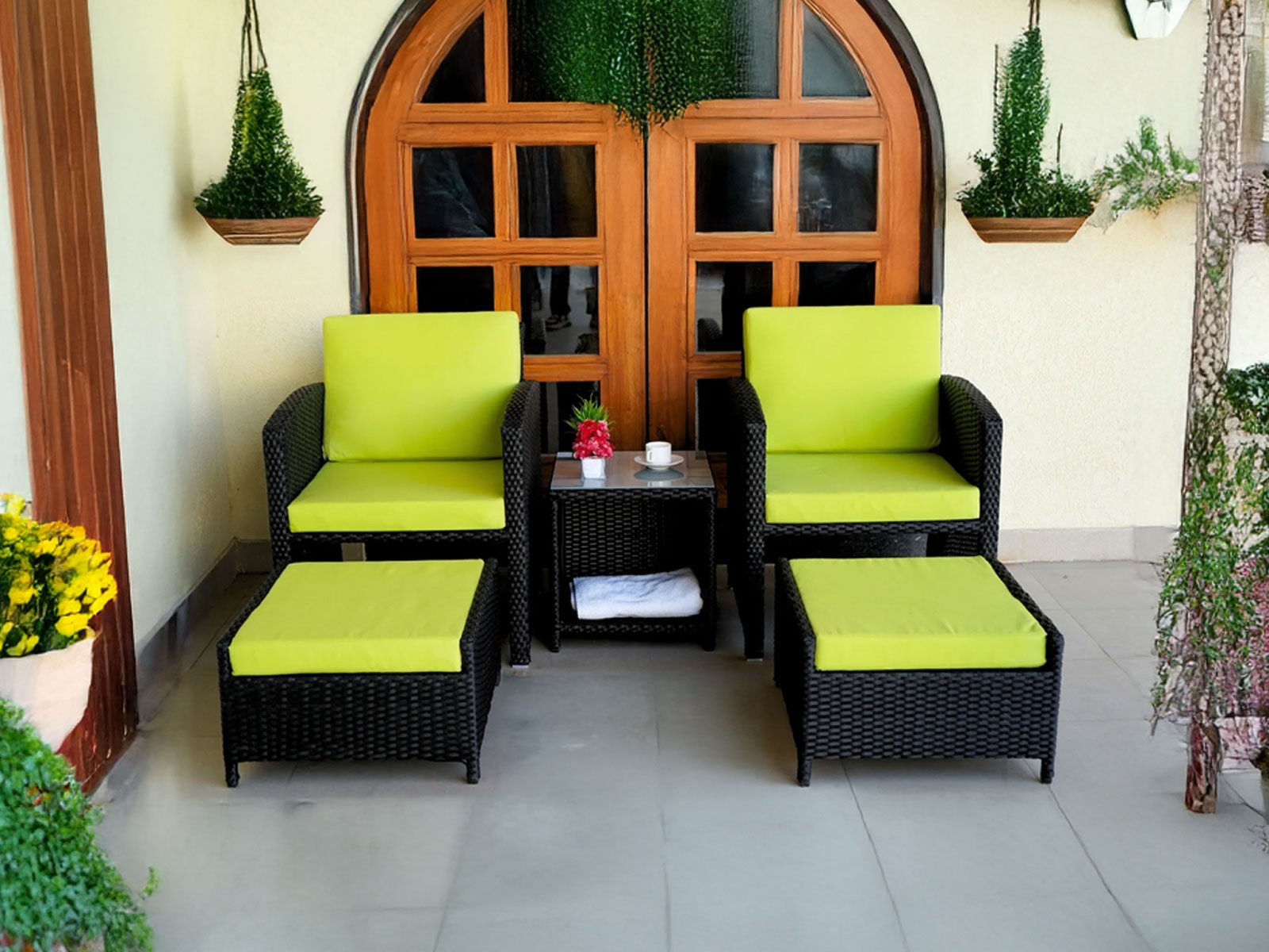 Victoria 5 Piece Garden Set In Dark Brown & Cream