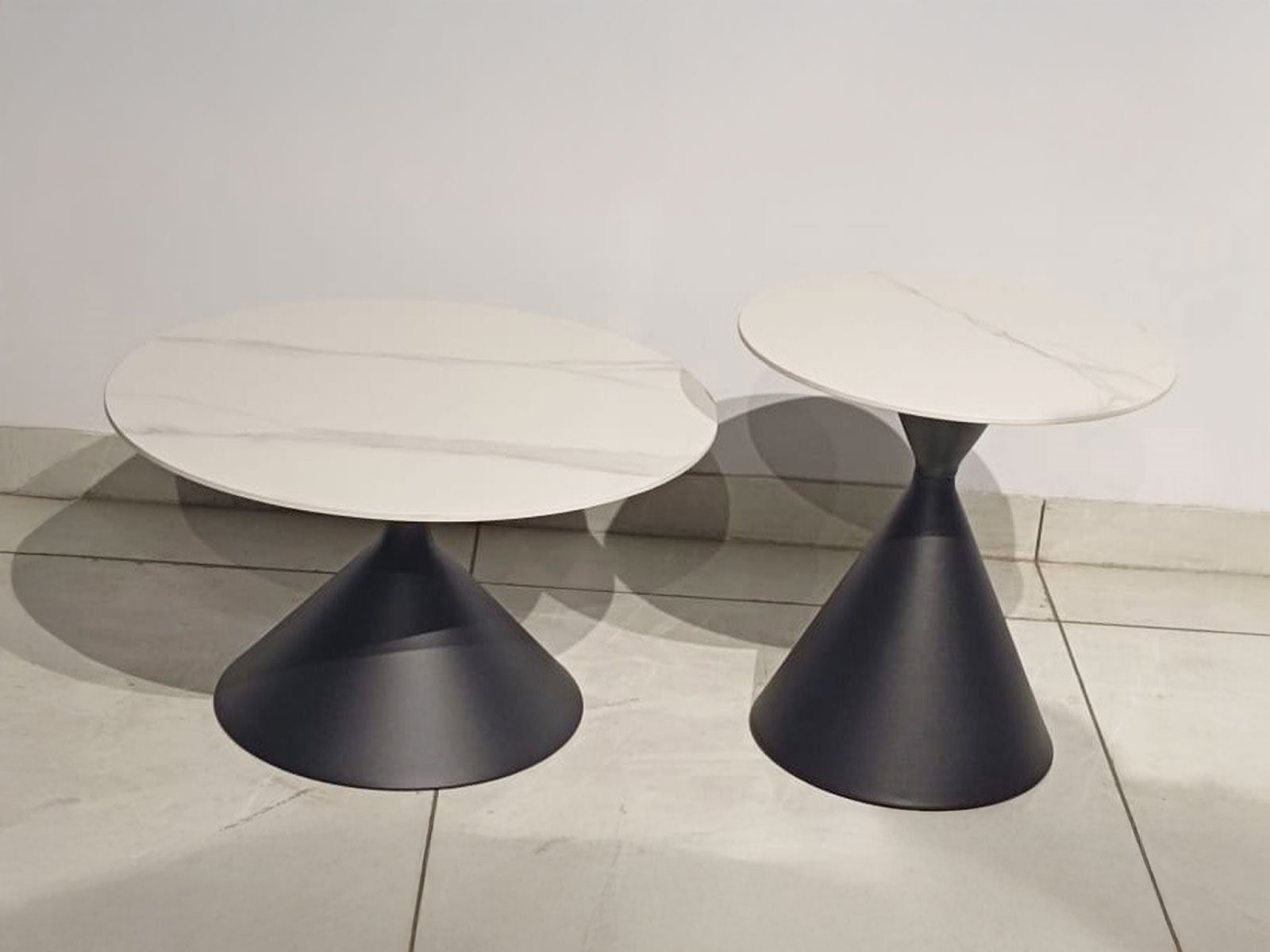 Striado Center Table In Black & Beige 