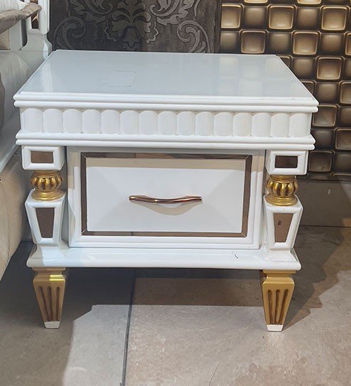 Drewno Bed Side Table